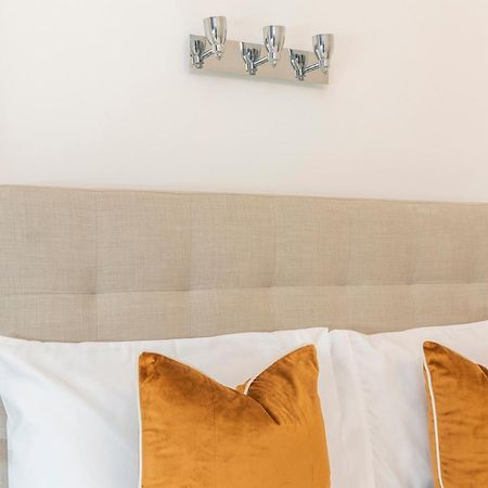2 Min Walk Earls Court Station - Luxury 2 Bedroom Flat London Exterior photo
