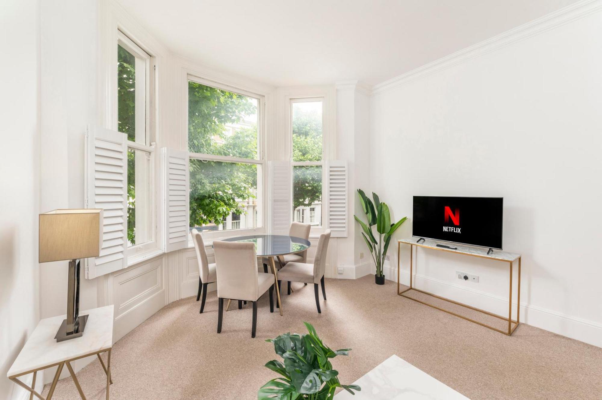 2 Min Walk Earls Court Station - Luxury 2 Bedroom Flat London Exterior photo