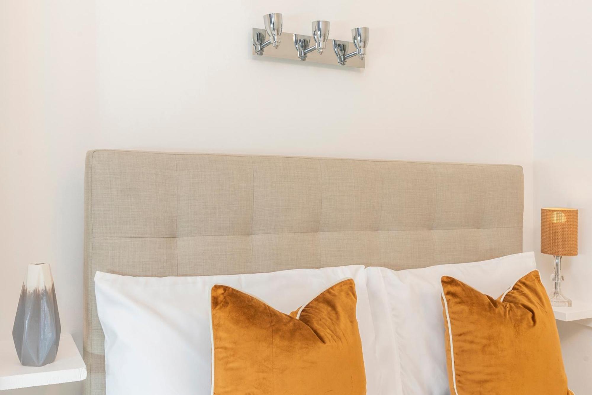 2 Min Walk Earls Court Station - Luxury 2 Bedroom Flat London Exterior photo
