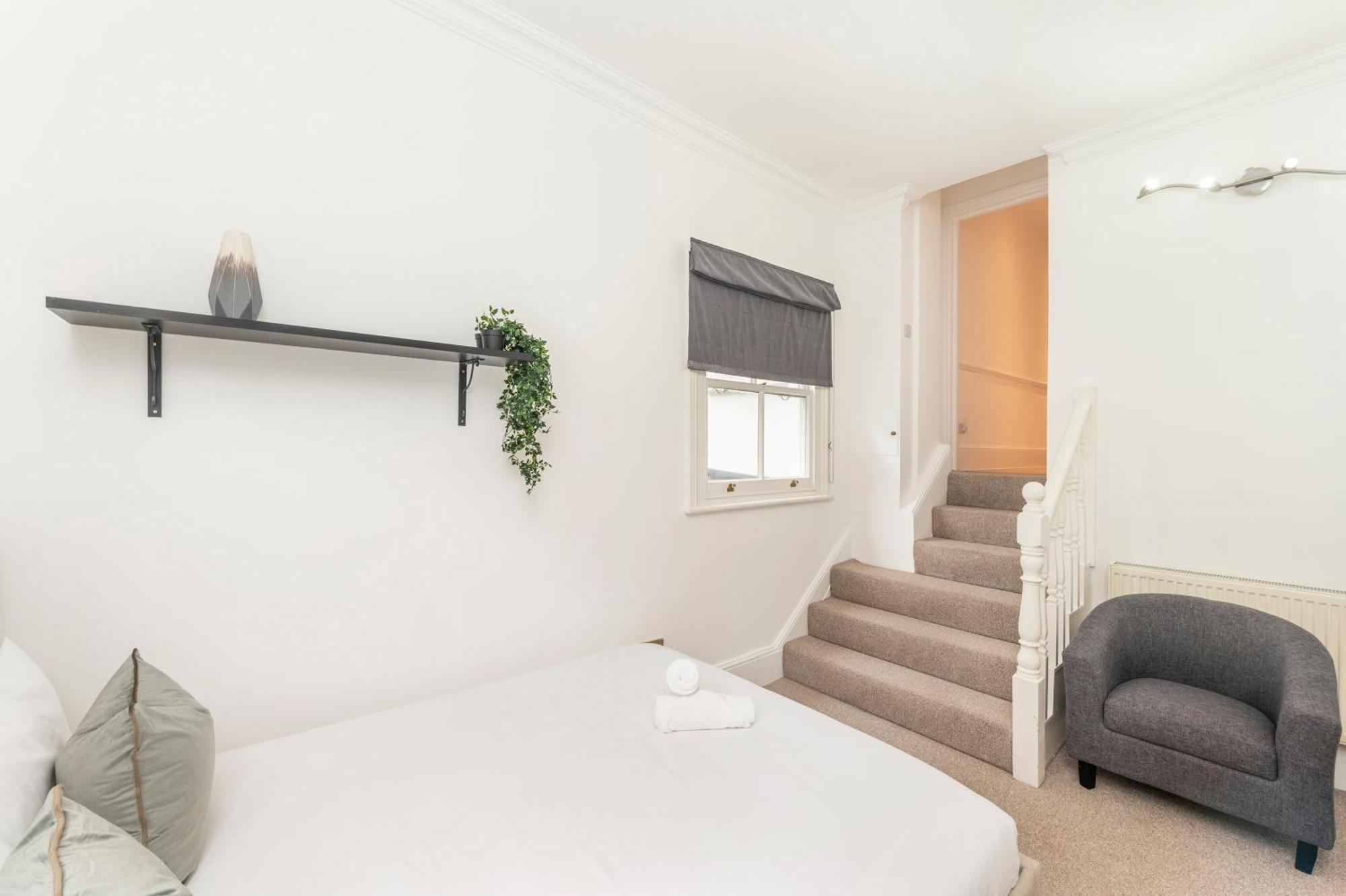 2 Min Walk Earls Court Station - Luxury 2 Bedroom Flat London Exterior photo